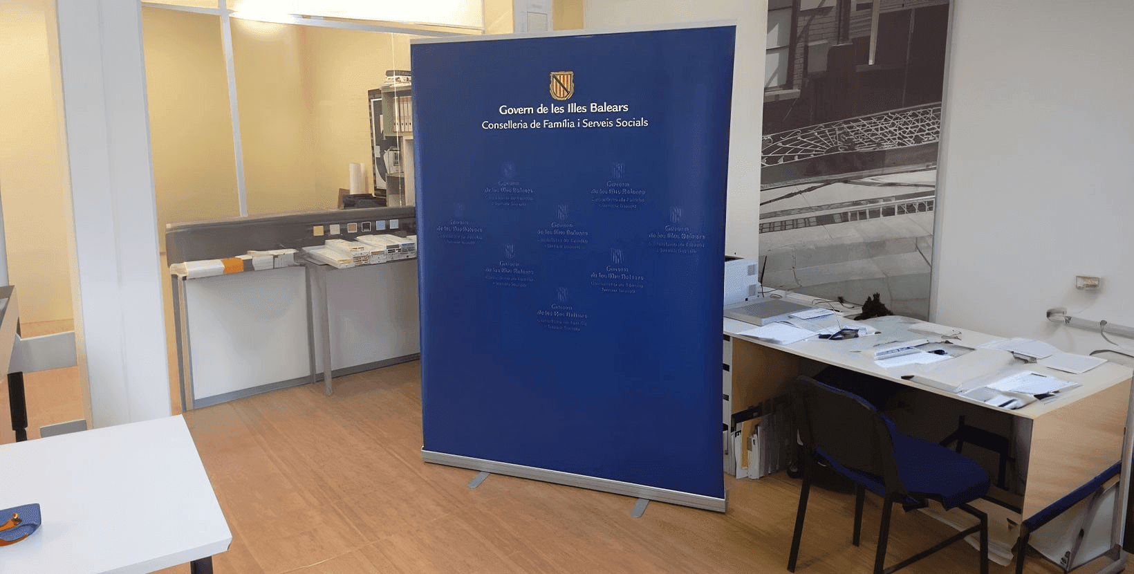 ROLL-UP PERSONALIZABLE